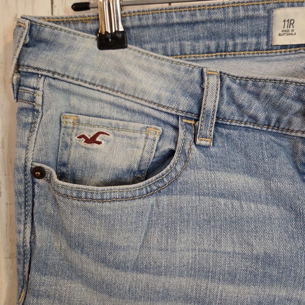 Hollister Women's Light Blue Jeans - Picture 6 of 8